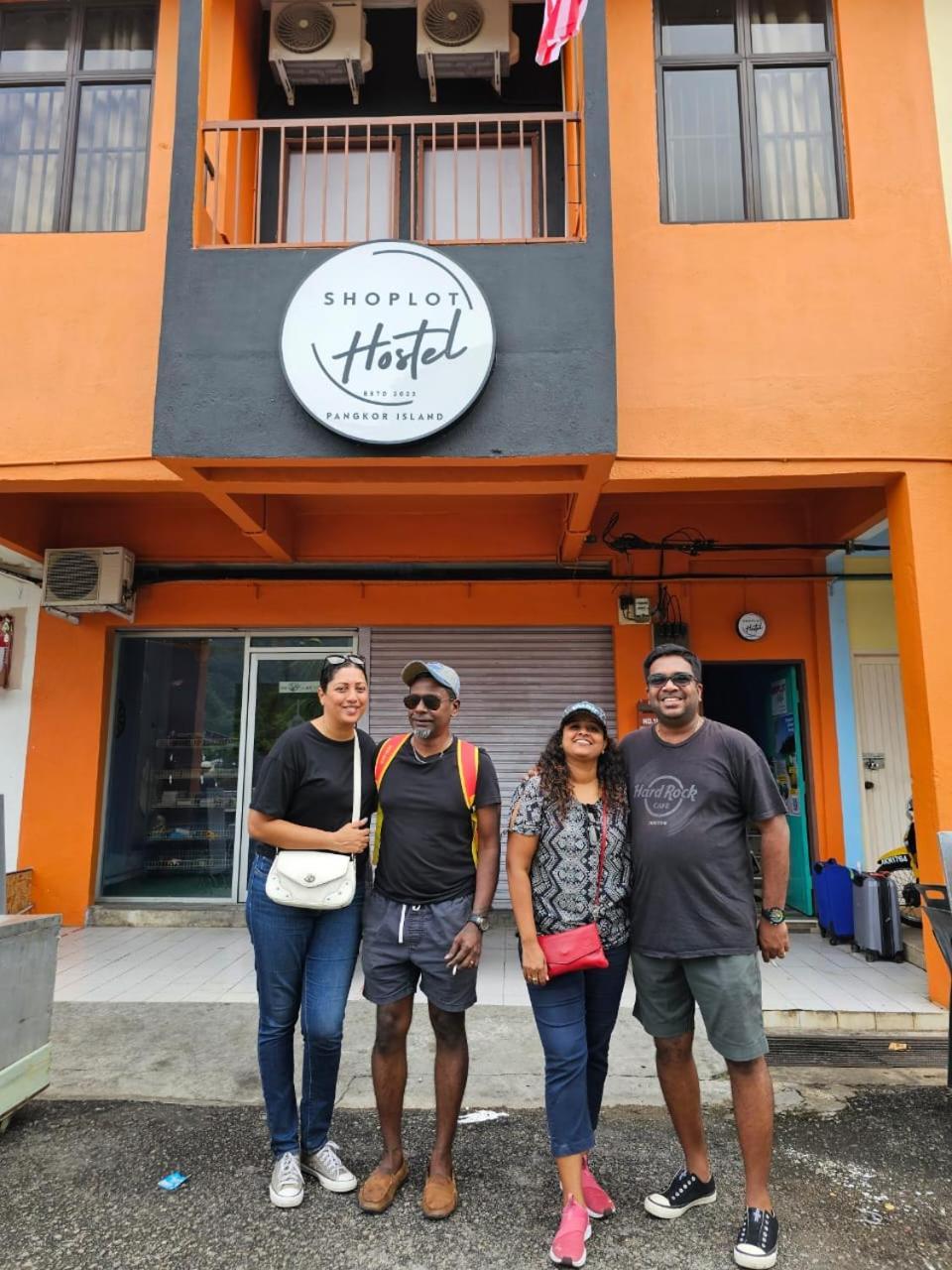 Shoplot Hostel Pangkor Kampong Pasir Bogak Kültér fotó
