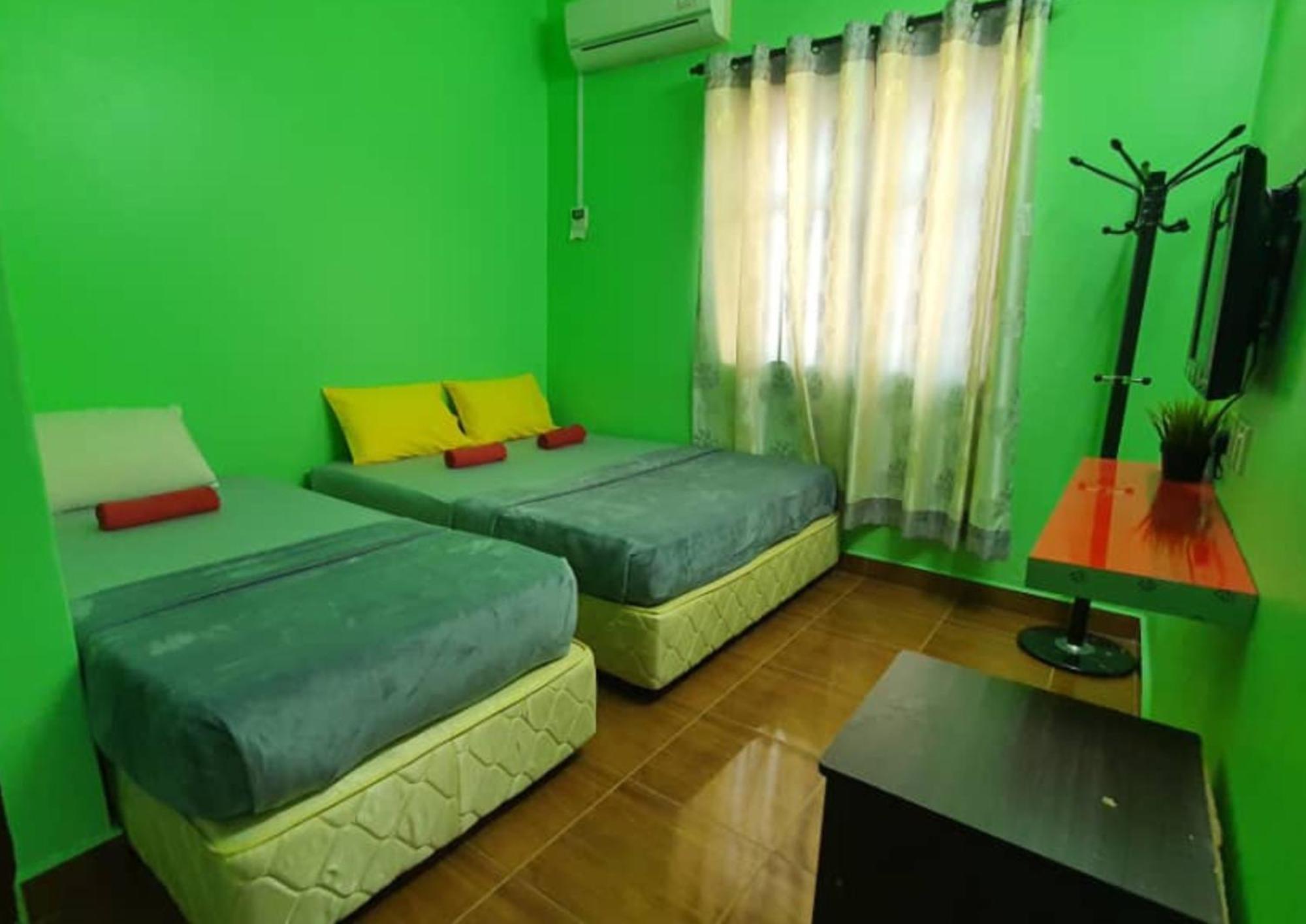 Shoplot Hostel Pangkor Kampong Pasir Bogak Kültér fotó