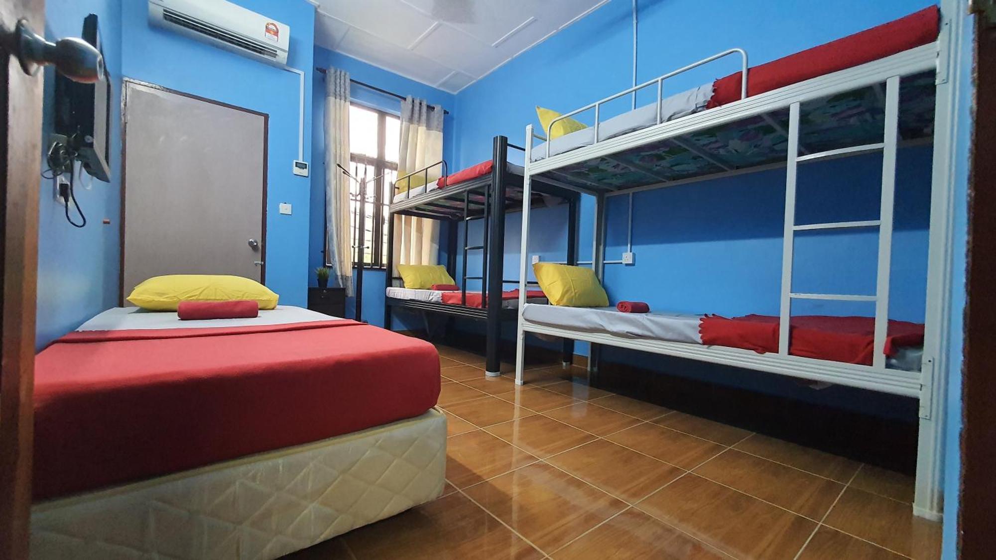 Shoplot Hostel Pangkor Kampong Pasir Bogak Kültér fotó