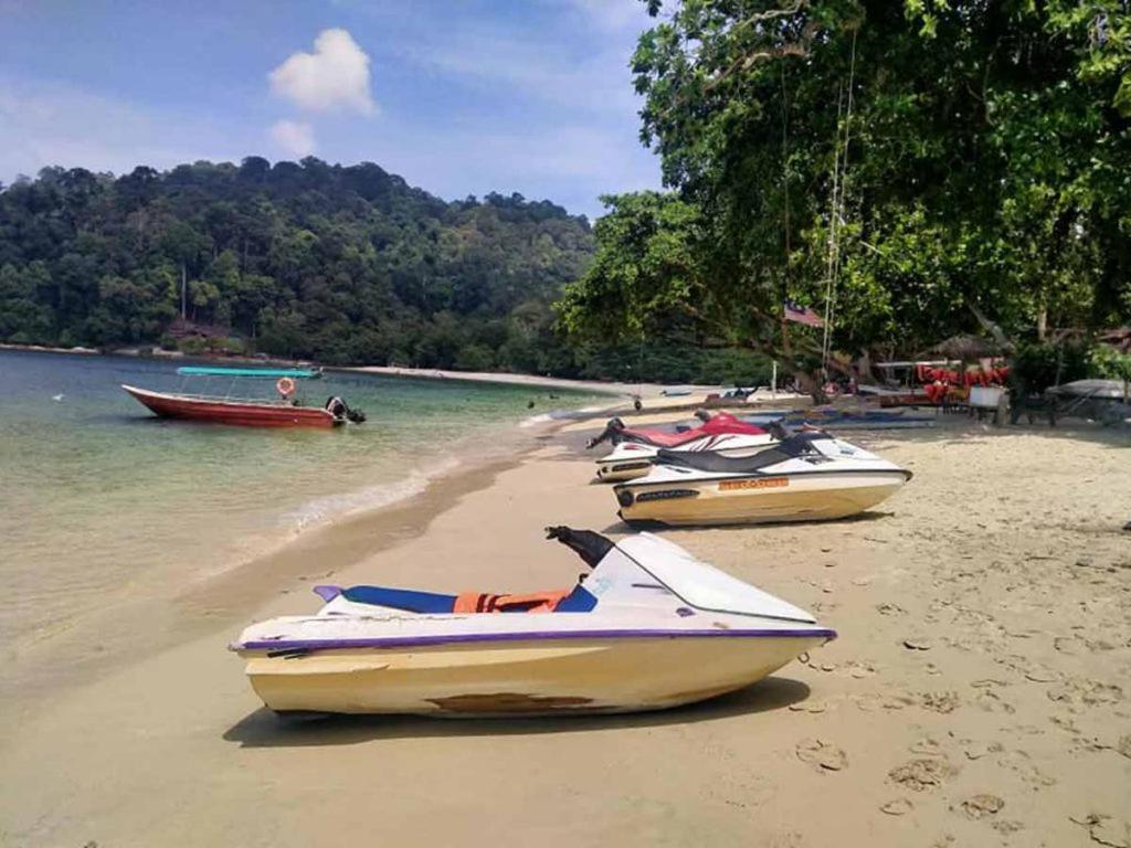 Shoplot Hostel Pangkor Kampong Pasir Bogak Kültér fotó
